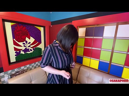 ❤️ Γιαπωνέζα γλύκα με μεγάλα βυζιά αυνανίζεται με σεξουαλικά παιχνίδια και έρχεται σε οργασμό. Μιλάει σε μια συνέντευξη για την εμπειρία της στο γαμήσι. Τεράστια βυζιά και τριχωτό μουνί βογκάει δυνατά. Osakaporn ️ Πόρνο vk ❤